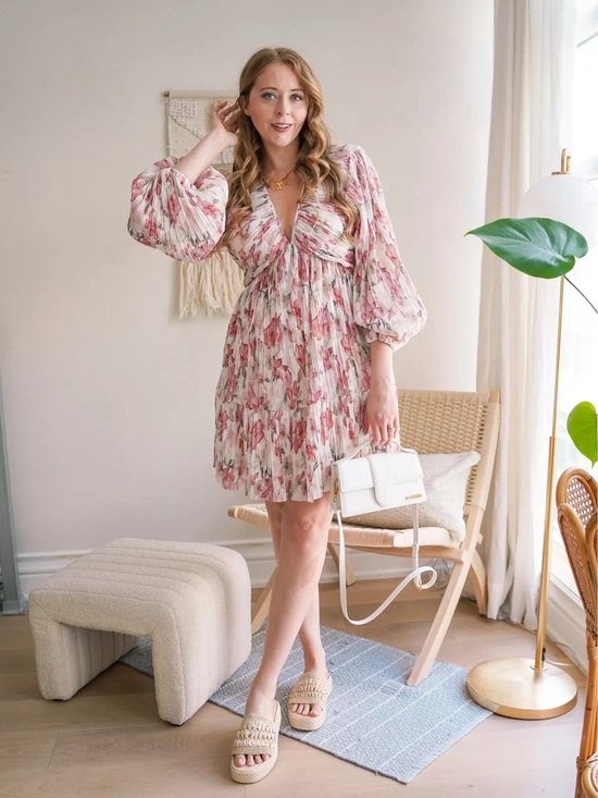 H&M Dresses & Skirts - H&M Floral Pleated Mini Dress in Pink and Cream